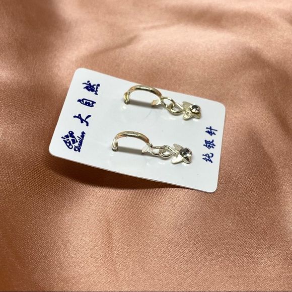 NIB Pure real Silver Butter Fly Cubic Zirconia Stone Earring - Picture 4 of 6